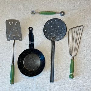Vintage 5 Piece Kitchen Tools Plus Free Gift